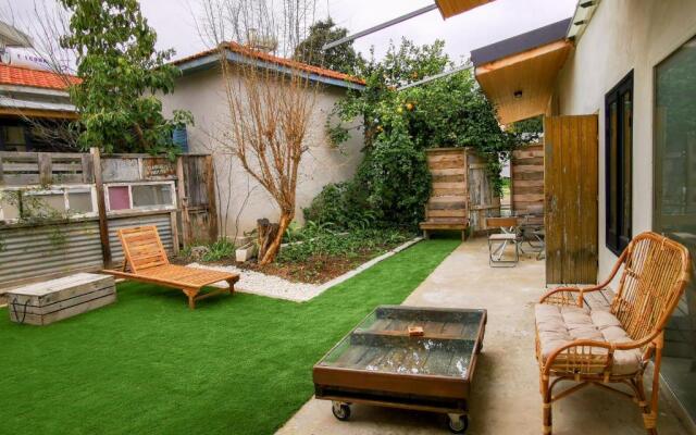 The Cabrio House- Unique CITY CENTER loft with Garden