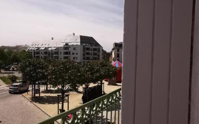 Studio Balcon De La Place