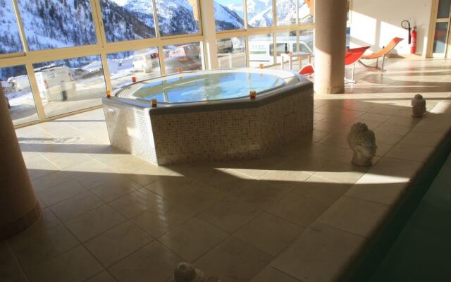 Family Apartment With Balcony 200 m. From the City Center