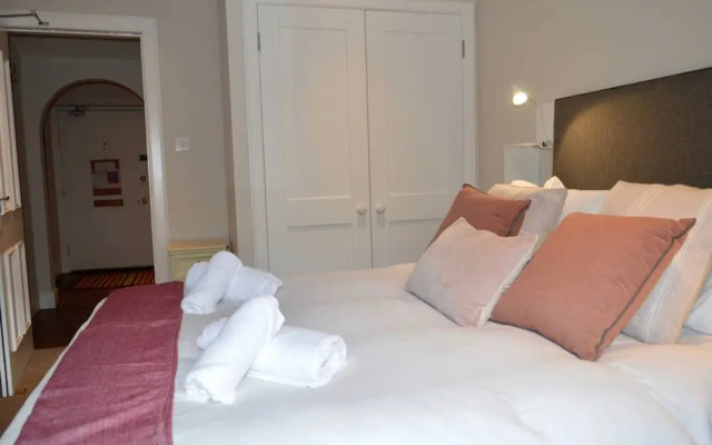 New Town Apartment Close to City Centre