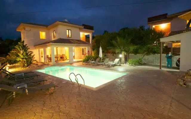 Kinousa Villas