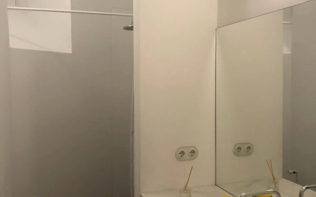 Rua Tenente Campos Rego, Ground Floor