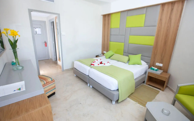 Houda Yasmine Marina & SPA