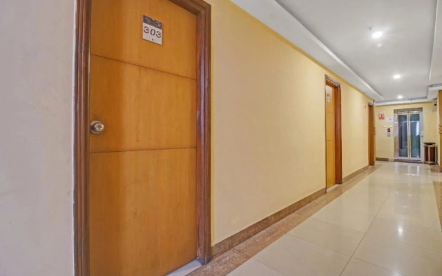 Collection O Hotel Regal Near ISKON TEMPLE , ABIDS