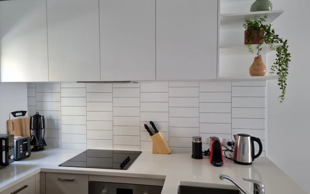 Brand New House by Botany - Parking