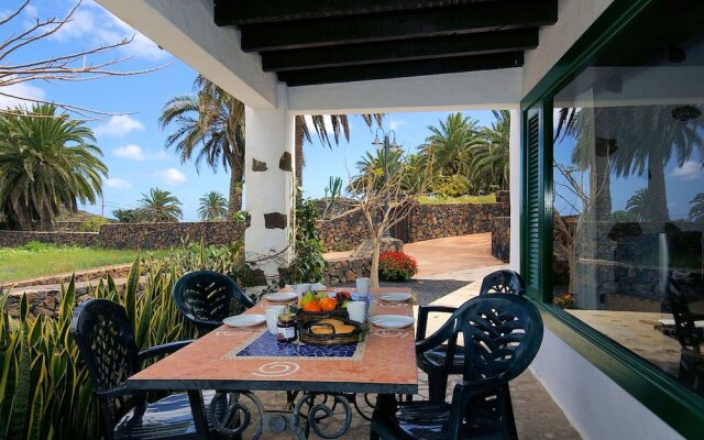 Detached Villa With Communal Swimming Pool, Located in the North of Lanzarote