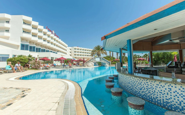 Crown Resorts Horizon Hotel