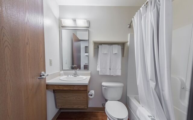 HomeTowne Studios by Red Roof Columbus