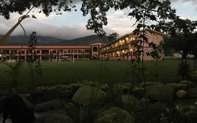 Grand Caporal Hotel
