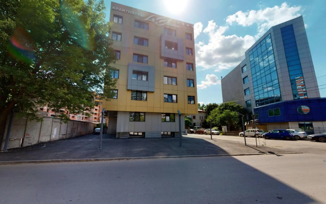 Le Blanc Aparthotel