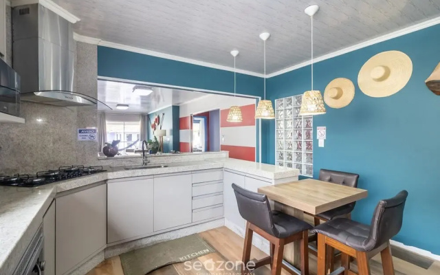 Apt w/ Balcony, 3 Bedrooms Close to Beach Rsu3842