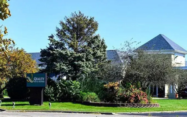 Quality Inn & Suites