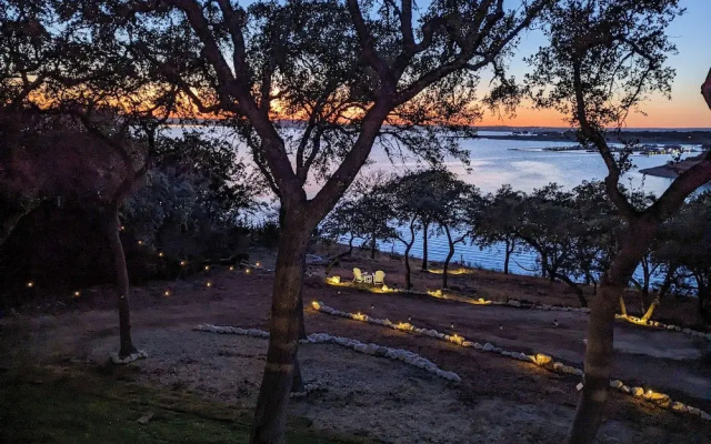 Lakefront, Private 3br, Dog-friendly Rental