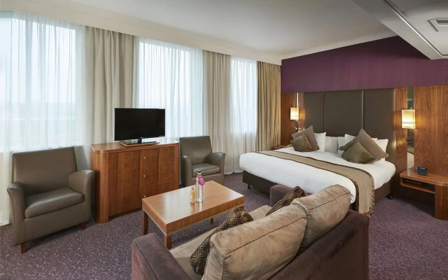 Crowne Plaza London Ealing by IHG