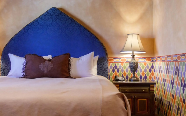 El Monte Sagrado Living Resort & Spa