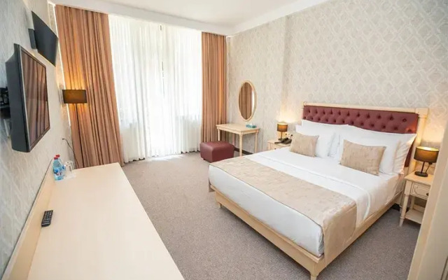 River Inn Hotel