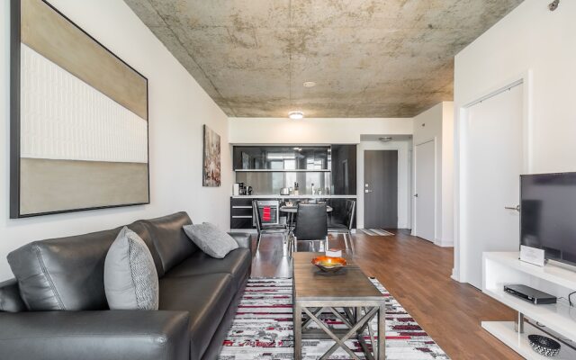 Stunning New 1BR Suite Trendy Queen West