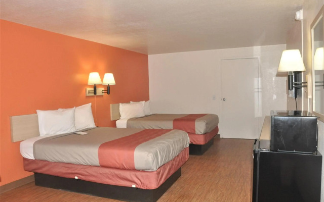Motel 6 Raleigh, NC - Cary