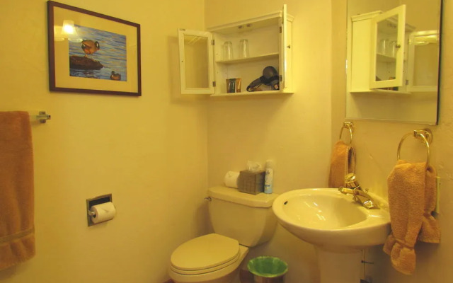 Topanga Canyon Inn B&B