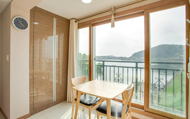 Jeju Moolmaerang Pension