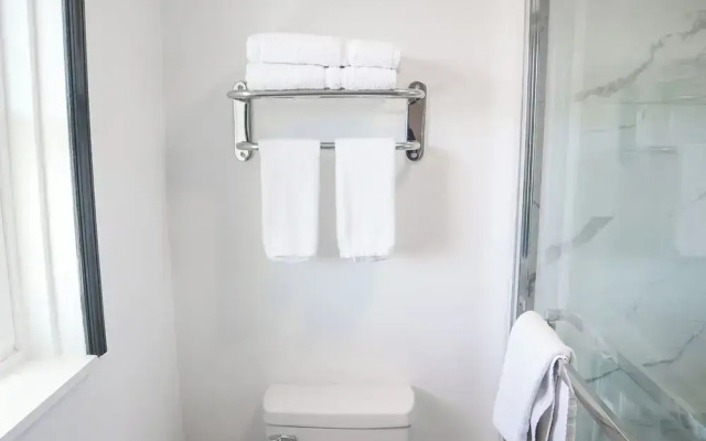 The Lancaster Motel By OYO Ronks near Paradise