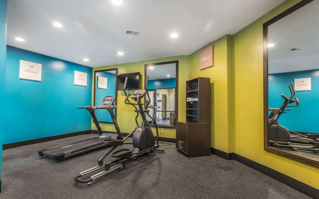 Comfort Inn & Suites Lexington - Hamburg I-75