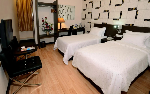 Hotel Tebrau CT