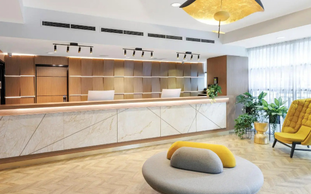 Отель Brady Apartment Hotel Flinders Street