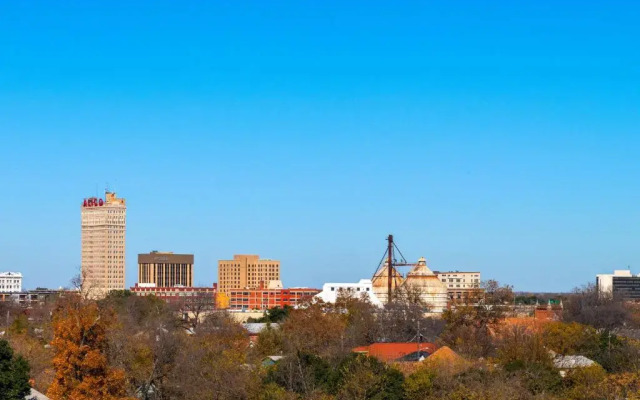 Aloft Waco Downtown