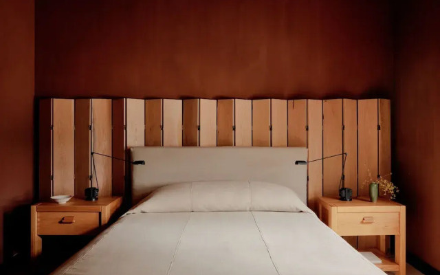 The James Bradley Hotel