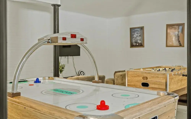 Mountain Mindset by Avantstay Pool Hot Tub Game Room Firepit