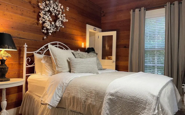 Yellow Daisy Bed and Breakfast