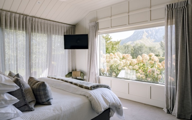 Craggy Range Luxury Vineyard Retreat – Guest Rooms – Havelock North