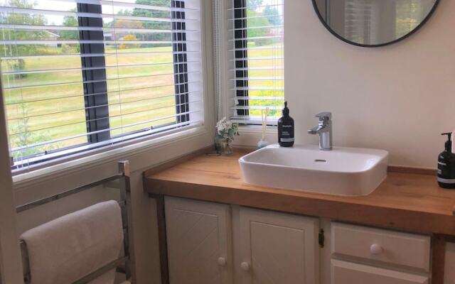 Kinloch Lakeview Lodge - Taupo