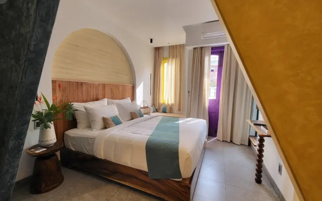 Santori Villa My Khe Beach
