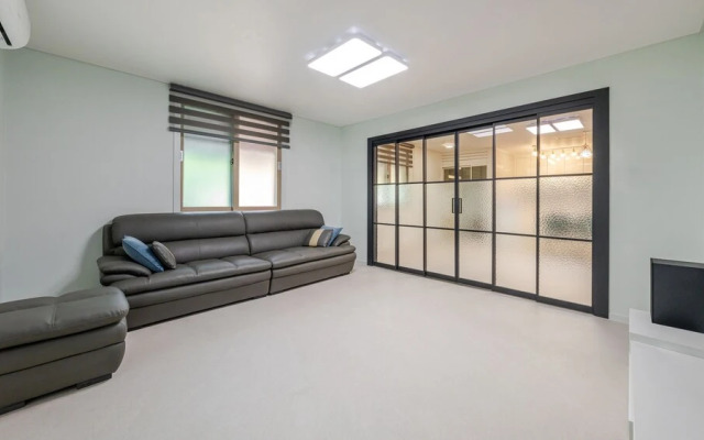 Yeosu Family House Private Pension