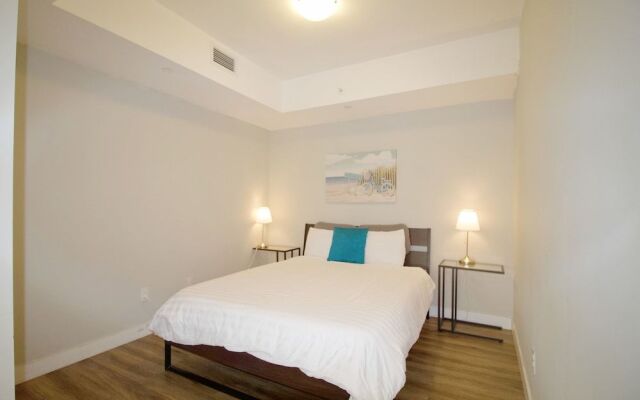 Living Suites Toronto - Queens Park