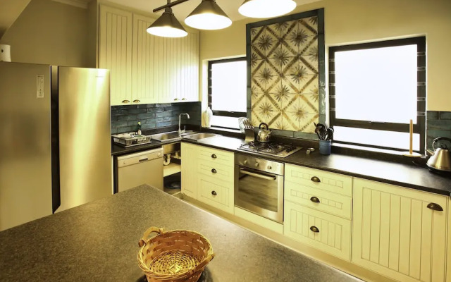 107 Ellefsen Golf Suites