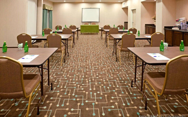 Holiday Inn Express & Suites Dallas Southwest-Cedar Hill by IHG