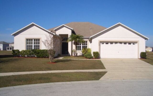 4BR Cresent Lakes Pool Home by FVM