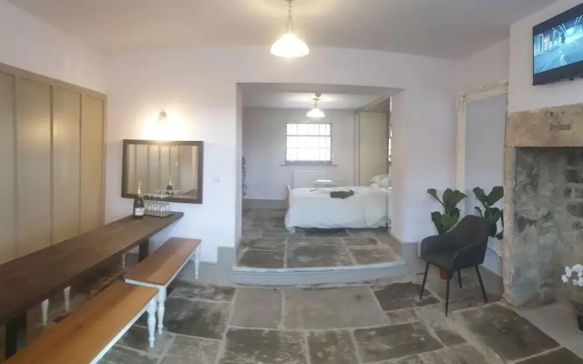 Pemberton - Suite in Canalside Guesthouse