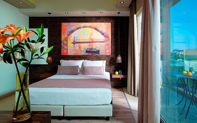Elotis Suites