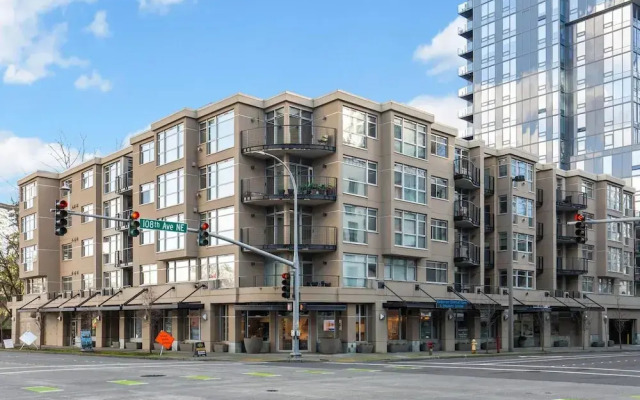 Bellevue Modern 2BD 2BA Apartment