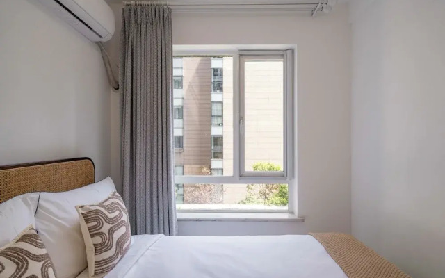 Tyms Stylish 3BR 2BA Apt Xujiahui Shops