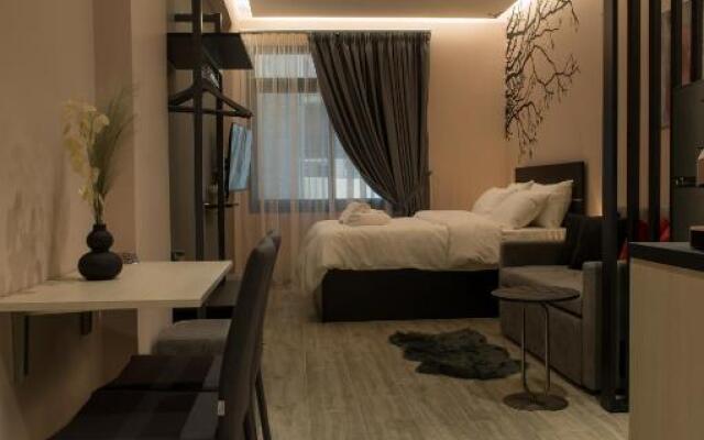 Elegant Studio