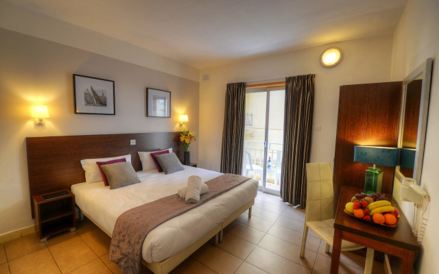 Carlton Hotel