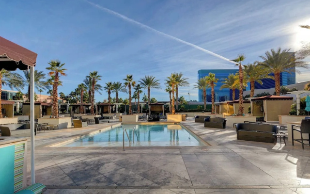 Stunning 1BR Strip Views w Balcony 17701