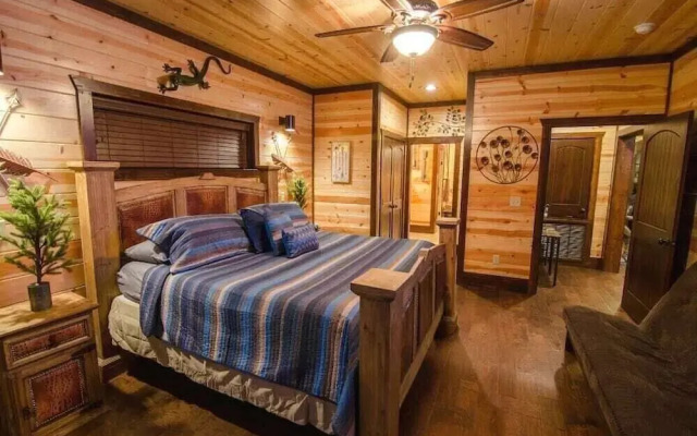 Geronimo Lodge - 6 Br Cabin