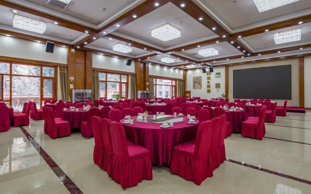 Shangri-La Balagezong Shuizhuang Hotel