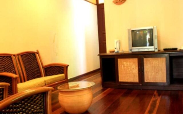 Green Village Pasir Salak Eco River Resort